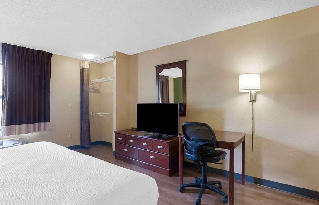 Extended Stay America Suites - Rockford - I-90 Room photo