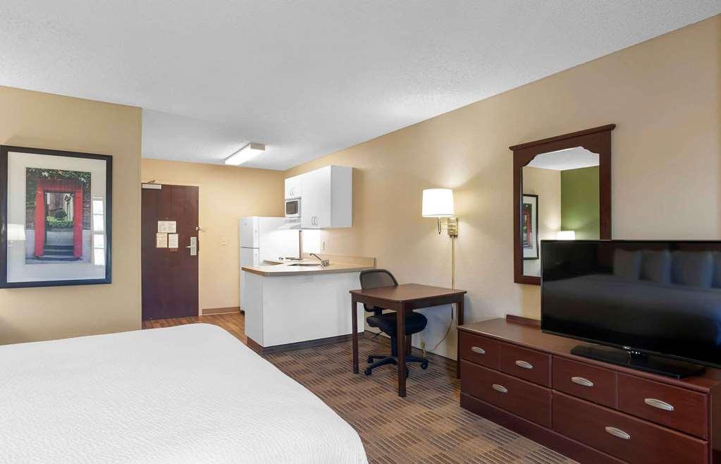Extended Stay America Suites - Rockford - I-90 Room photo